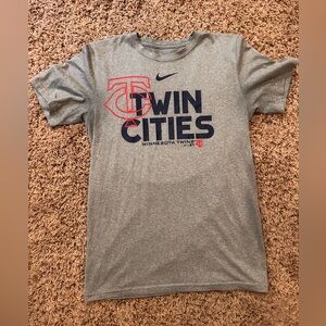 Minnesota Twins size small men’s Nike T-shirt